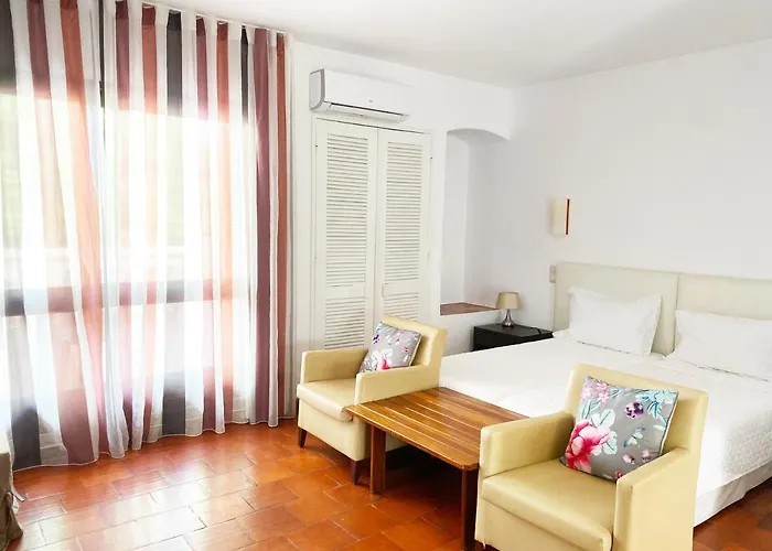 Garden Αλμπουφέιρα